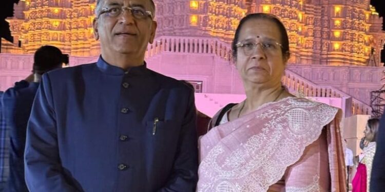 संयुक्त अरब अमिरातीमधील बीएपीएस मंदिराच्या उद्गघाटन सोहळ्यास अशोक जैन यांची उभयता उपस्थिती