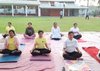 जागतिक सुर्यनमस्कार दिनानिमित्त सामुहिक सुर्यनमस्कार शिबीर