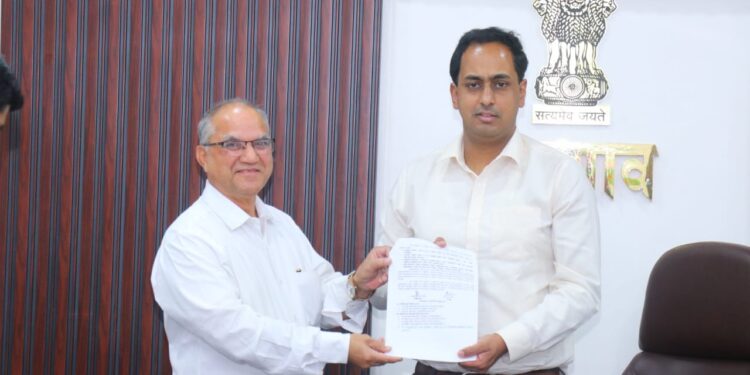 शासकीय लाभ घेणारे मधुमक्षिका पालन प्रकल्प गायब, सरकारी बैठकीत उघड