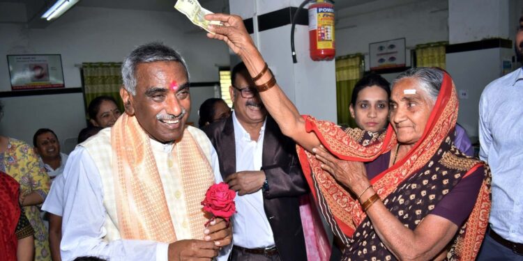डॉ. उल्हास पाटील वैद्यकिय रूग्णालयामार्फत ६४ रूग्णांना मिळाली कमलदृष्टी