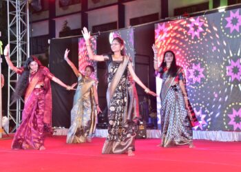 एन. मुक्टोतर्फे मू.जे.महाविद्यालयात काळ्या फिती लावून आंदोलन