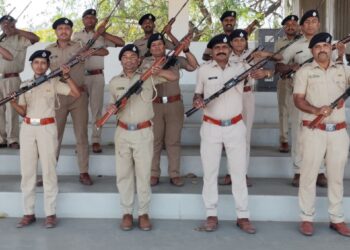 वन अधिकारी, कर्मचाऱ्यांनी घेतले ‘फायरिंग’ चे प्रशिक्षण