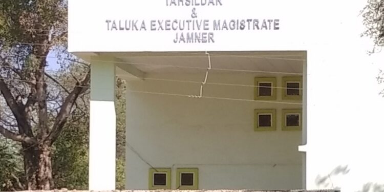 अवैध वाळू वाहतूक करणाऱ्या वाहनांचा पुढील महिन्यात लिलाव