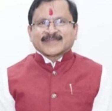 प्राचार्य सुरेश जैन यांच्यासह लिपिकाला ९ हजारांची लाच घेताना अटक