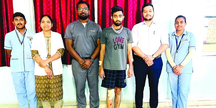 अत्यावस्थ रूग्णाच्या उजव्या पायाचे फ्रॅक्चरवर यशस्वी उपचार