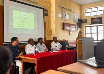 पाचोरा महाविद्यालयात गणित विभागाच्या वतीने  विद्यार्थ्यांनी सादर केले सादरीकरण