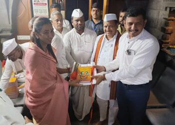 आळंदी येथील संत ज्ञानेश्वर माऊलीच्या मंदिरातील किर्तन, सत्संगात डॉ केतकी ताई पाटील मंत्रमुग्ध