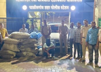 चाळीसगाव शहरातून प्रतिबंधित गुटख्यासह कार जप्त