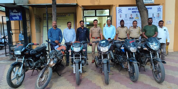 दुचाकीचोरीप्रकरणी खंडवा कारागृहातून दोघांना ताब्यात घेत अटक