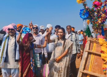 वैजापूर येथील भोंगऱ्या बाजारात आदिवासी संस्कृतीचे दर्शन