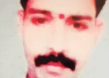 कंपनीतील कामगाराची छतावर गळफास घेऊन आत्महत्या