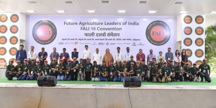 भविष्यात शेतीला उत्तम भवितव्य: विद्यार्थ्यांनी शेती क्षेत्रात यावे – अशोक जैन