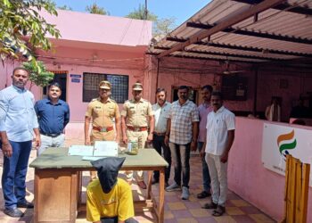 पाचोरा शहरात भांगेच्या वड्या घेऊन फिरणाऱ्या तरुणाला अटक