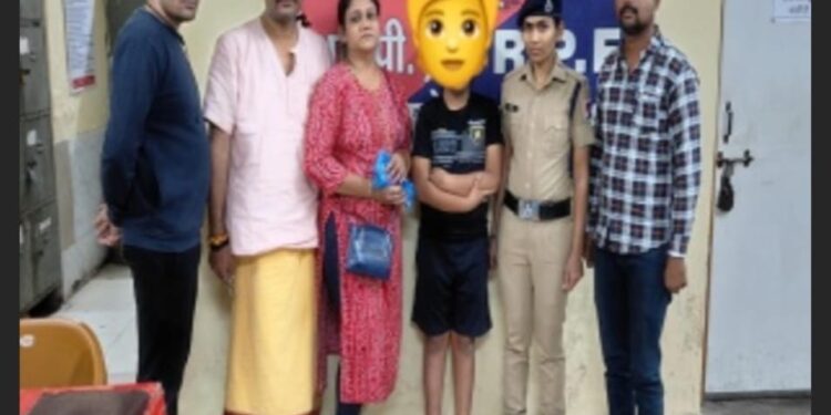 “ऑपरेशन नन्हे फरिश्ते” अंतर्गत रेल्वेकडून वर्षभरात १ हजार ६४ मुलांचे पालकांशी पुनर्मीलन