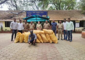 शासकीय वैद्यकीय महाविद्यालयात महात्मा फुले यांच्या जयंतीनिमित्त अभिवादन