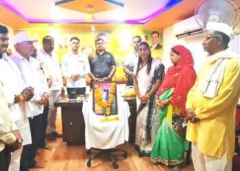 वरणगाव भाजपा कार्यालयात डॉ केतकी ताई पाटील यांचे महामानव डॉ बाबासाहेब आंबेडकर यांना अभिवादन