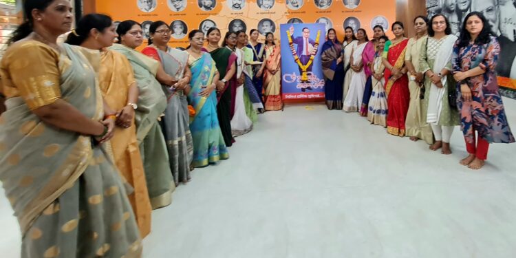 उध्दारली कोटी कुळे, भीमा तुझ्याजन्मामुळे…!