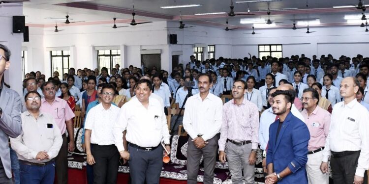 गोदावरी अभियांत्रिकीत  मेरा वोट मेरी ताकत पॅनल चर्चासत्र संपन्न