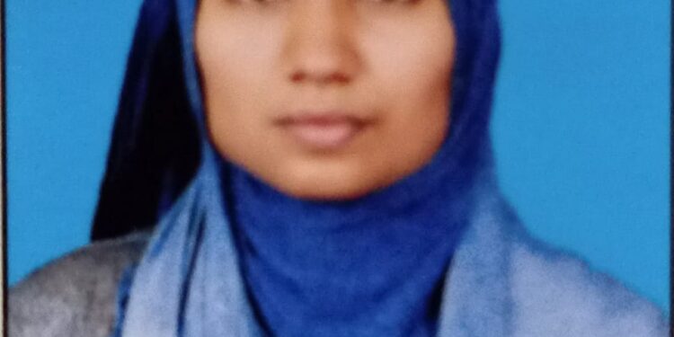 भरधाव ट्रकने दुचाकीला दिली भीषण धडक : महिलेचा मृत्यू,पतीसह दोघे जखमी