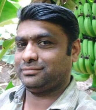 केळी भावासाठी जिल्हाधिकाऱ्यांनी घेतली काल सभा अन् आज शेतकऱ्याने झाडाला घेतली फाशी ..!