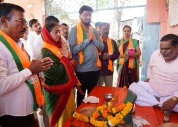 महायुती उमेदवार स्मिता वाघ यांनी साधला गौतम नगरात नागरिकांशी संवाद