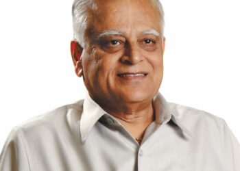 राजकारणातून निवृत्त होण्याचा सुरेशदादा जैन यांचा निर्णय