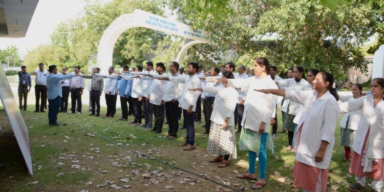 जैन इरिगेशनच्या सहकाऱ्यांनी घेतली मतदानाची प्रतिज्ञा