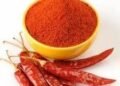 डोळ्यात मिरची पूड टाकून व्यापाऱ्याला लुटण्याचा प्रयत्न, चष्म्यामुळे वाचले