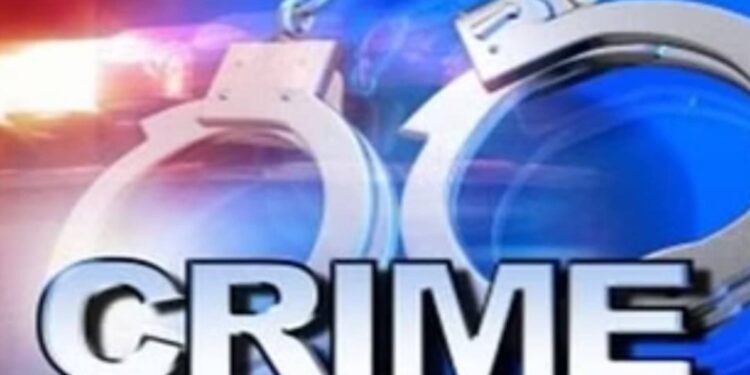 फायटरने मारहाण करीत तरुणाची सोन्याची चैन, रोकड लांबवली