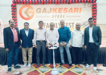 गजकेसरी स्टील तर्फे जिल्यात पहिल्यांदा फॅमिली फेस्ट कार्यक्रम