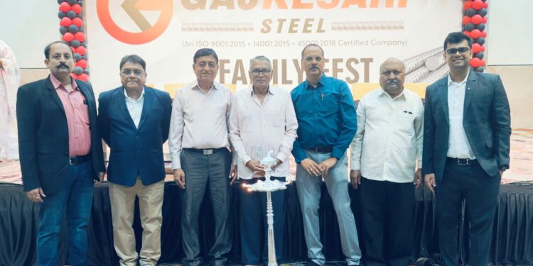 गजकेसरी स्टील तर्फे जिल्यात पहिल्यांदा फॅमिली फेस्ट कार्यक्रम