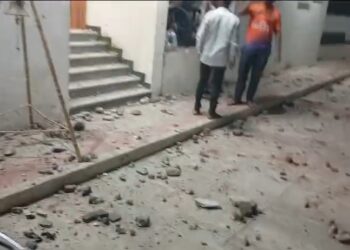 जामनेर शहरात तणावाचे वातावरण : संतप्त जमावाने पोलीस स्टेशनची तोडफोड करीत जाळले टायर