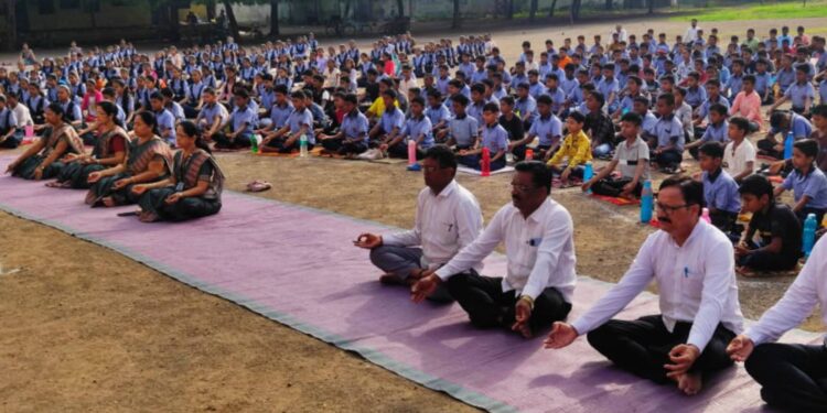 गो.से. हायस्कूल येथे जागतिक योगा दिवस उत्साहात
