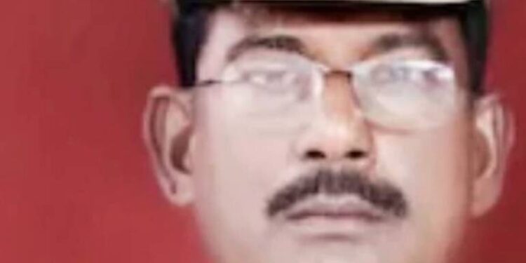 महिला कॉन्स्टेबलसोबत ‘नको त्या’ अवस्थेत आढळलेला पोलीस अधिकारी झाला हवालदार