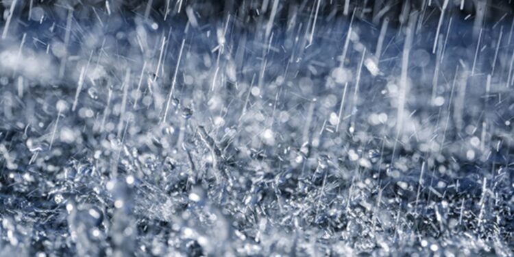 मुसळधार पावसामुळे कॉम्प्लेक्समध्ये शिरले पाणी : लाखो रुपयांचे नुकसान