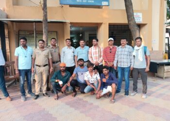 सीसीटीव्ही फुटेजच्या आधारे शोधले जळगावातील चोरटे, धावत्या रेल्वेत रोकडसह मोबाईलची केली होती चोरी !