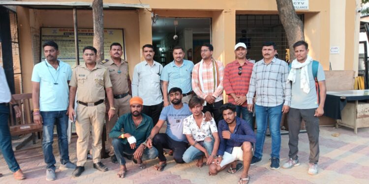 सीसीटीव्ही फुटेजच्या आधारे शोधले जळगावातील चोरटे, धावत्या रेल्वेत रोकडसह मोबाईलची केली होती चोरी !