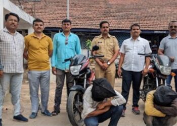 चोरीच्या मोटार सायकलींसह दोन जणांना अटक