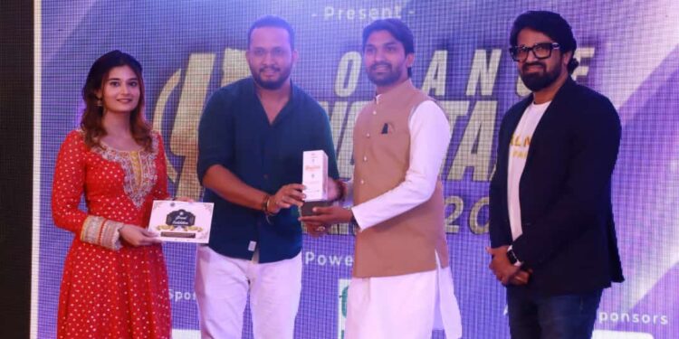 भादली येथील सूरज नारखेडे यांचा ‘यंगिस्तान अवार्ड” देऊन सन्मान