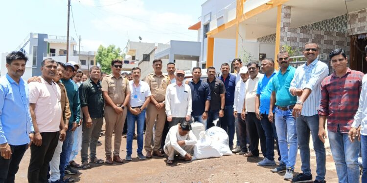 शिक्षक कॉलनीतून १० लाख रुपयांचा ५० किलो गांजा जप्त