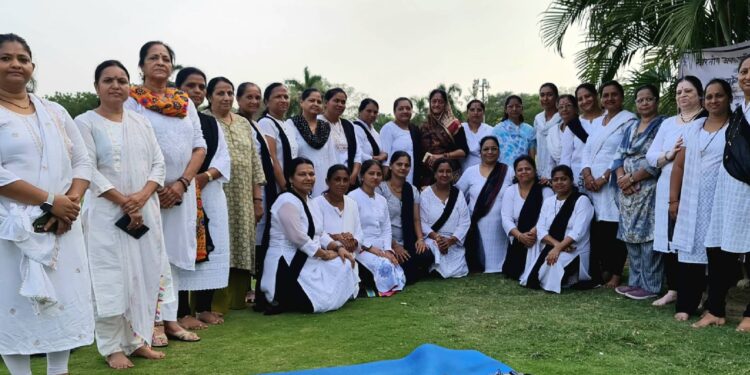 भाजपा महिला मोर्चातर्फे योग साधनेद्वारे योग दिन साजरा