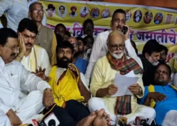 लक्ष्मण हाके यांचे आश्वासननंतर उपोषण स्थगित