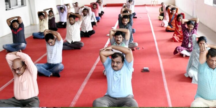 गोदावरी अभियांत्रिकी महाविद्यालय योगा दिन साजरा