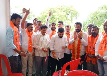 जामनेरात शिवसेना ठाकरे गटाच्या संपर्क कार्यालयाचे उदघाटन