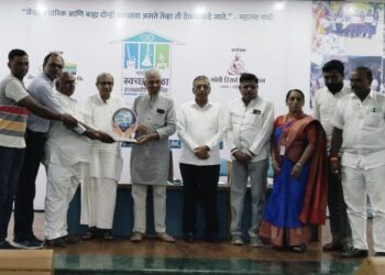 शिरसोली -बारी समाज माध्यमिक व उच्च माध्यमिक विद्यालयाला राज्यस्तरीय स्वच्छ पुरस्कार