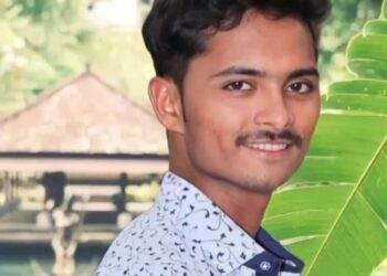 अज्ञात वाहनाच्या जबर धडकेत रिक्षा चालक ठार तर तिघे जखमी