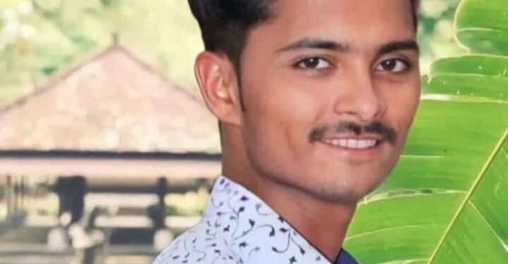 अज्ञात वाहनाच्या जबर धडकेत रिक्षा चालक ठार तर तिघे जखमी