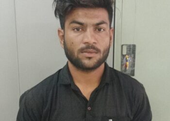 शोरूममधून नवीन ट्रॅक्टरची चोरी : रेकॉर्डवरील गुन्हेगाराला अटक