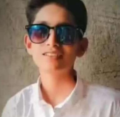 शाळेच्या मैदानावर असताना चक्कर येऊन पडल्यानंतर विद्यार्थ्यांचा मृत्यू..!