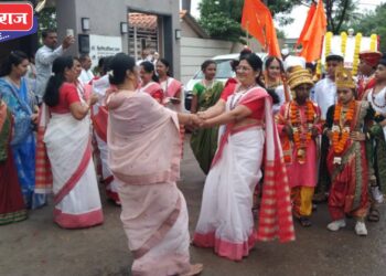 विठ्ठल नामाची शाळा भरली… शाळा शिकताना तहान भूक हरली..!